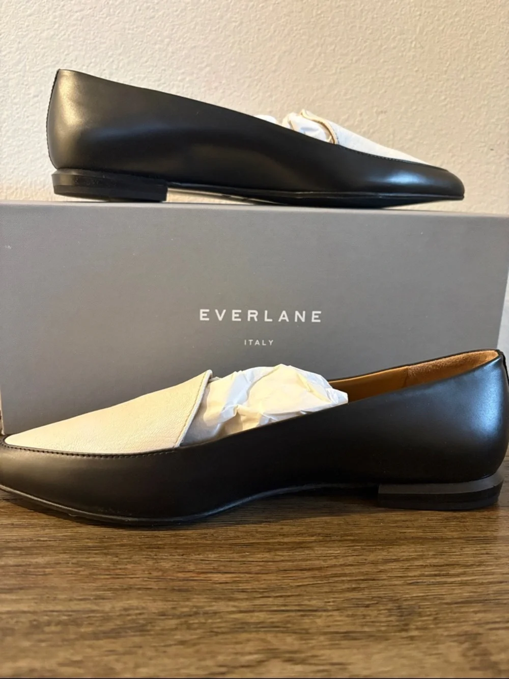NIB [Everlane] Pointed Toe Italian Leather Black/White Flats Women’s 8.5 - Picture 6 of 15
